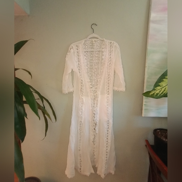 Elan Lace Crochet Bohemian Flowy Feminine Hippie Festival Maxi Kimono Cover Up - Picture 4 of 7